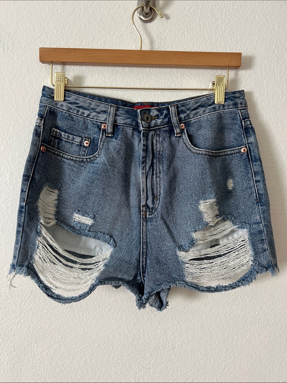 Signature8 High-Waisted Distressed Denim Shorts Size M